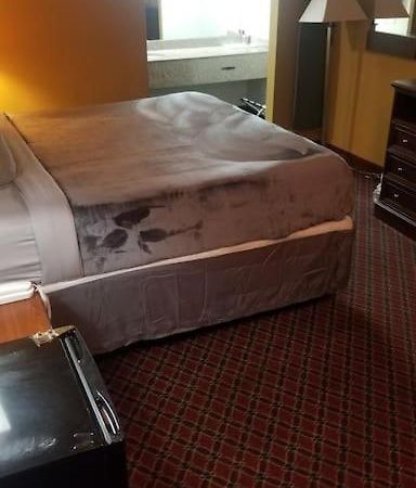 Hotel 2 Queen Beds Hotel Room 229 Wi-Fi Hot Tub Booking Stillwater Exterior photo